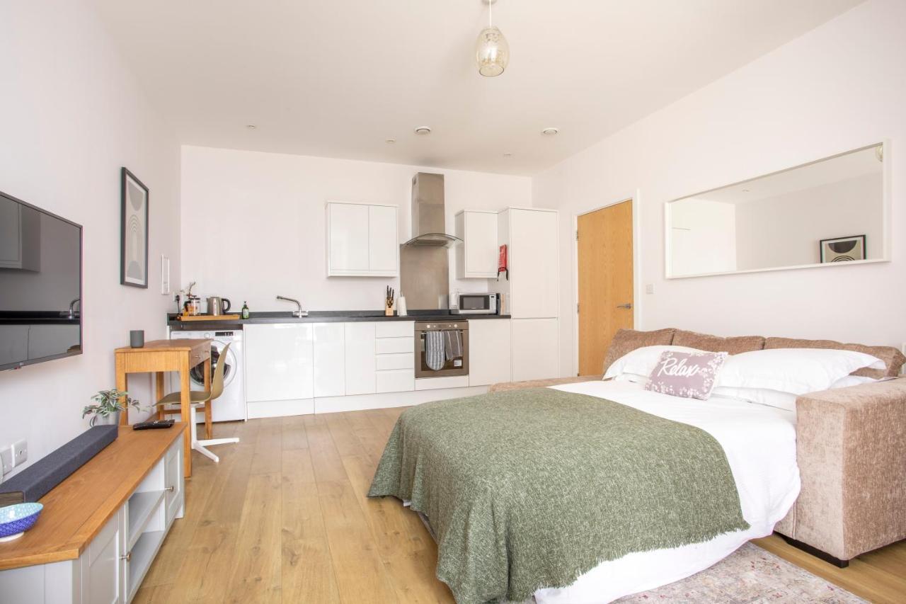 1 Bed Apartment - Redhill Central, Surrey, Gatwick #2 Exterior foto